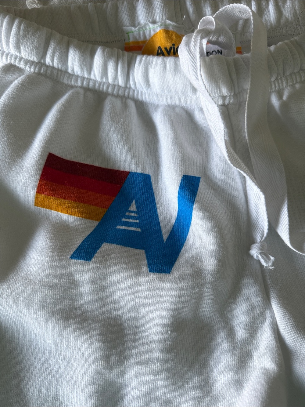☀️NEVER WORN Aviator Nation White Sweatpants with Rainbow Stripe & Blue AV Logo - Picture 5 of 6